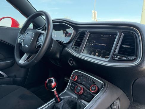 Used 2015 Dodge Challenger R/T Scat Pack w/ Leather Interior Group RWD image 19
