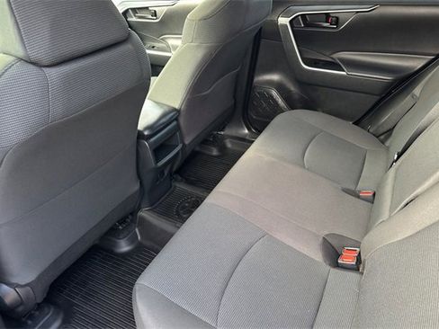Used 2021 Toyota RAV4 LE image 11