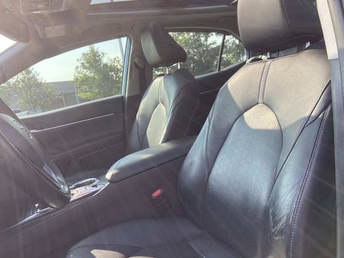 Used 2020 Toyota Camry XSE FWD image 18