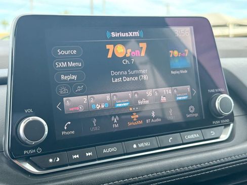 Used 2023 Nissan Rogue SV image 19