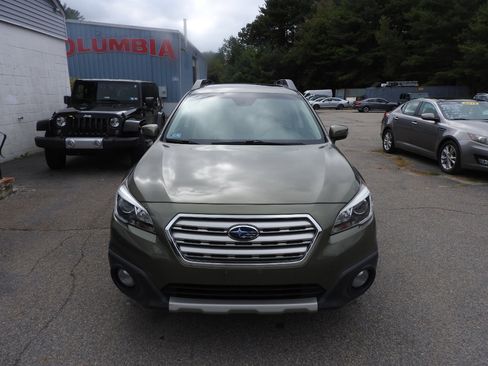 Used 2017 Subaru Outback 2.5i Limited image 3