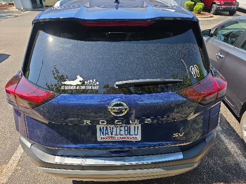 Used 2021 Nissan Rogue SV w/ Premium Package FWD image 7