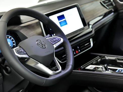 New 2026 Volkswagen Atlas SEL Premium R-Line AWD/4WD image 11