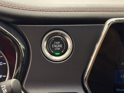 Used 2019 Chevrolet Blazer RS image 36