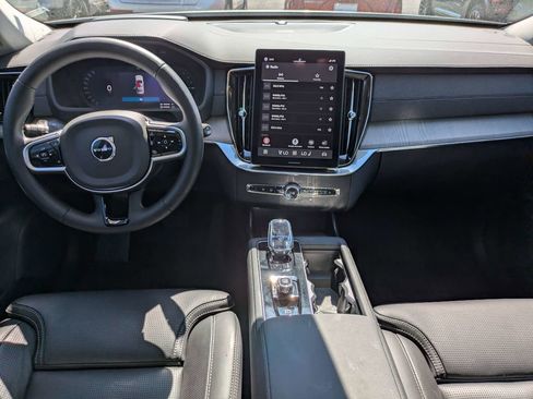 Used 2025 Volvo XC90 T8 Ultra w/ Protection Package Premier image 17