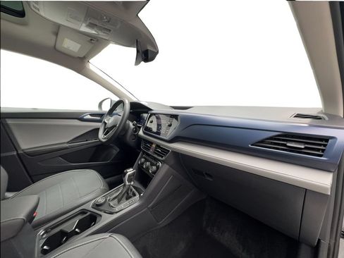 Used 2024 Volkswagen Taos SE w/ Panoramic Sunroof Package AWD/4WD image 30
