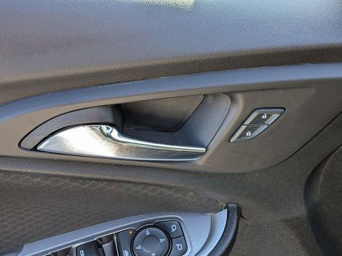 Used 2024 Chevrolet Malibu LT image 13