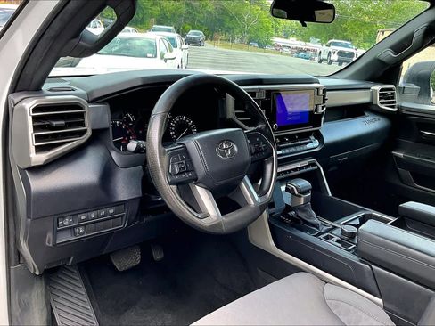 Used 2025 Toyota Tundra SR5 AWD/4WD image 17
