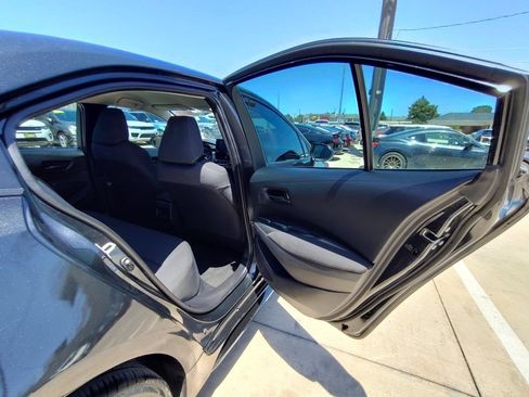 Used 2022 Toyota Corolla LE FWD image 32