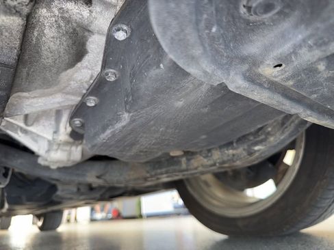 Used 2012 Toyota Camry SE w/ Leather Pkg image 24