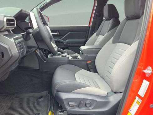 Used 2024 Toyota Tacoma TRD Sport w/ TRD Sport Upgrade Package image 10