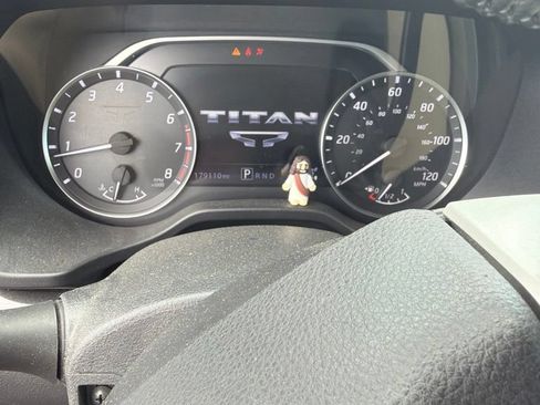Used 2021 Nissan Titan SV w/ SV Convenience Package AWD/4WD image 7