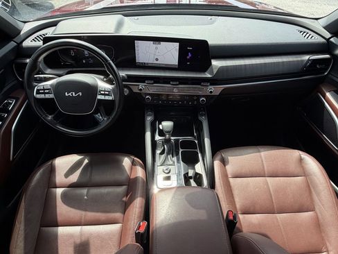Certified 2023 Kia Telluride EX w/ EX Captain's Chair Package FWD image 14