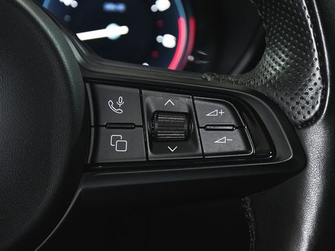 Used 2024 Alfa Romeo Giulia Ti AWD/4WD image 33