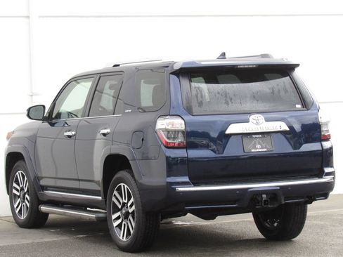Certified 2022 Toyota 4Runner Limited AWD/4WD image 5