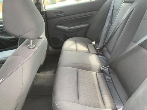 Used 2025 Nissan Altima 2.5 SV image 23