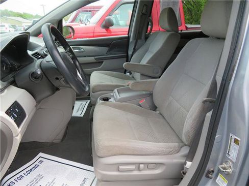 Used 2016 Honda Odyssey SE image 4
