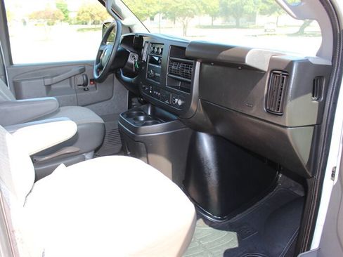 Used 2020 Chevrolet Express 3500 LT w/ LT Preferred Equipment Group RWD image 22