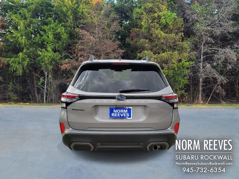 Used 2025 Subaru Forester Limited image 18