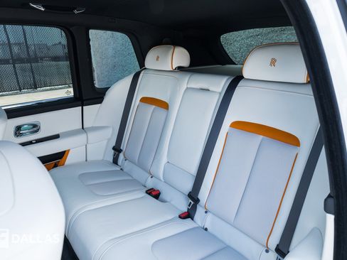 Used 2022 Rolls-Royce Cullinan AWD/4WD image 33