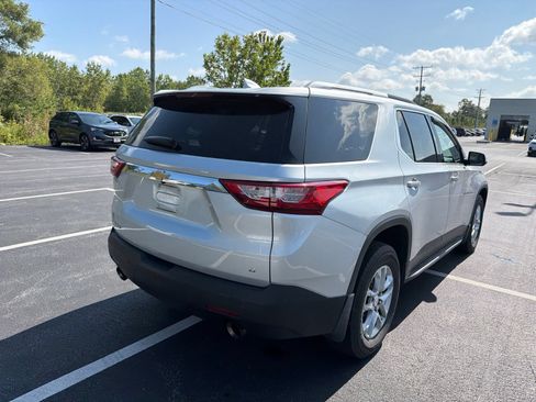 Used 2018 Chevrolet Traverse LT FWD image 6