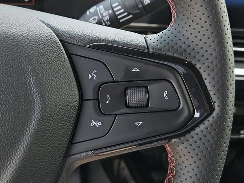 Used 2024 Chevrolet Trax RS w/ Sunroof Package FWD image 18