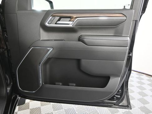 Used 2023 Chevrolet Silverado 1500 LT image 13