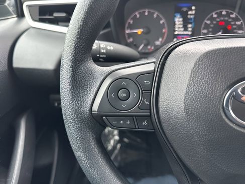 Used 2025 Toyota Corolla LE image 13