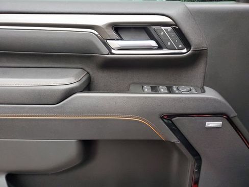 Used 2025 GMC Sierra 2500 AT4 w/ AT4 Premium Plus Package image 17