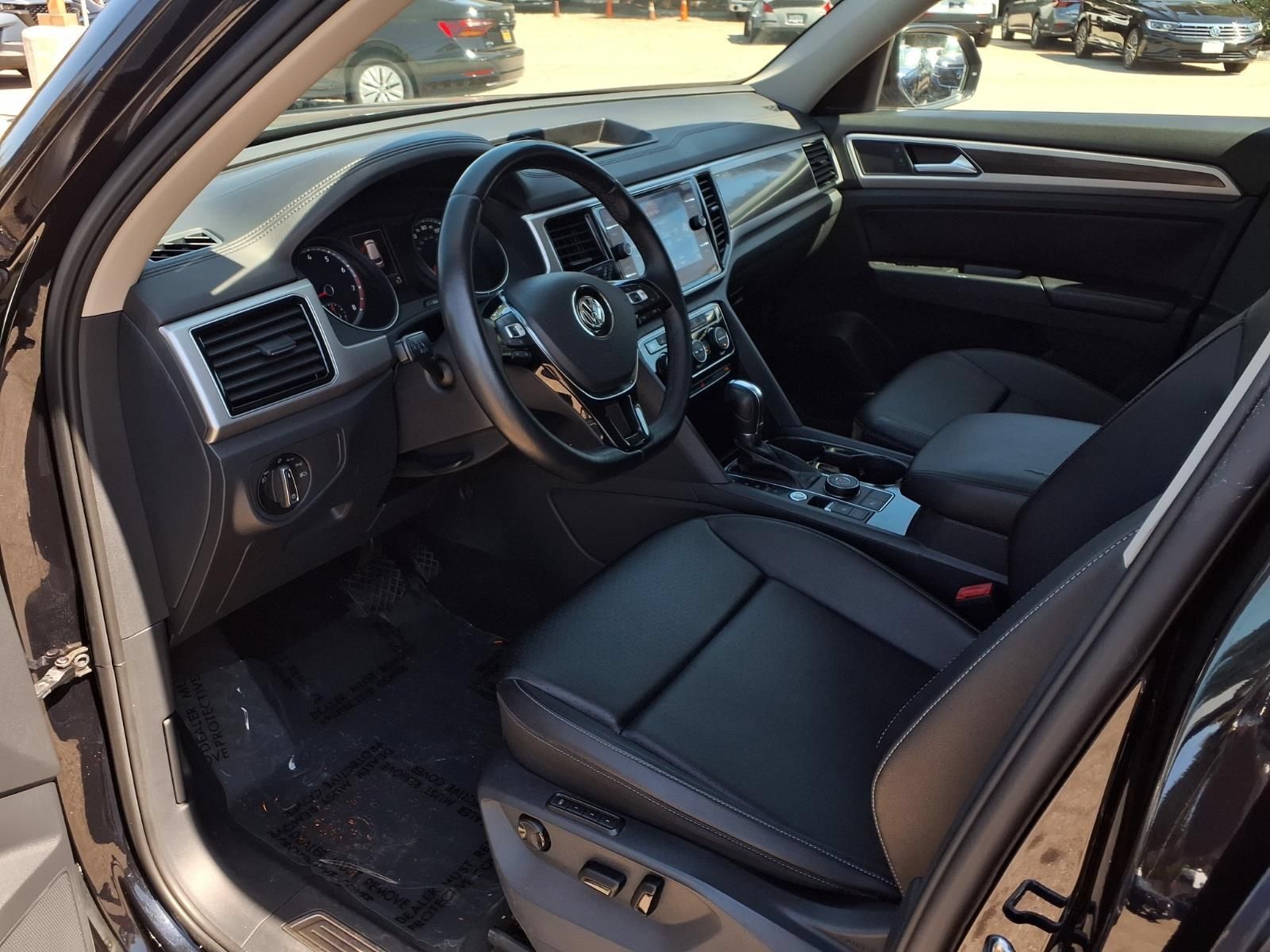 Used 2018 Volkswagen Atlas SEL AWD/4WD image 16