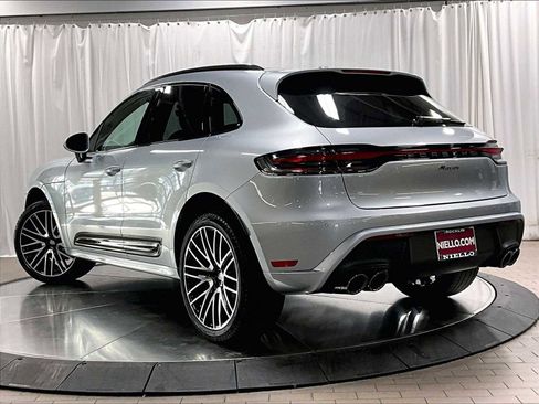 New 2026 Porsche Macan image 3