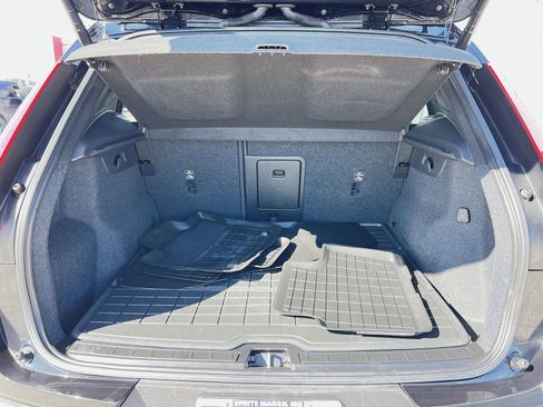 Used 2021 Volvo XC40 P8 Recharge w/ Advanced Package image 26