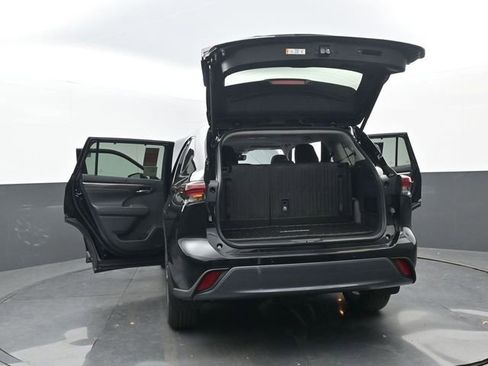 Used 2026 Toyota Highlander Limited image 36