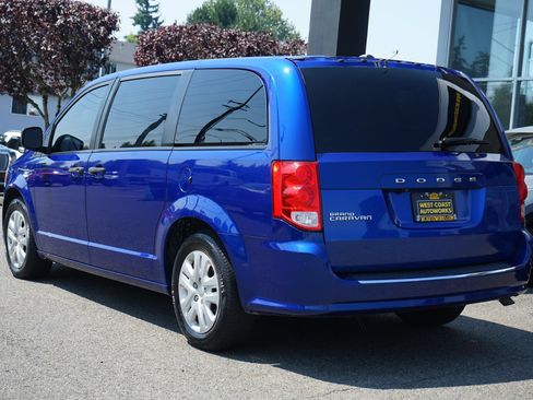 Used 2019 Dodge Grand Caravan SE w/ UConnect Hands-Free Group FWD image 3
