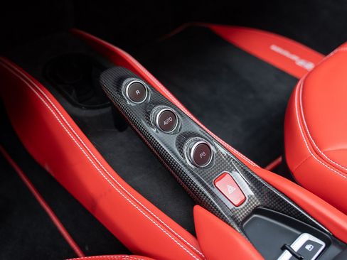 Used 2022 Ferrari F8 Tributo RWD image 49