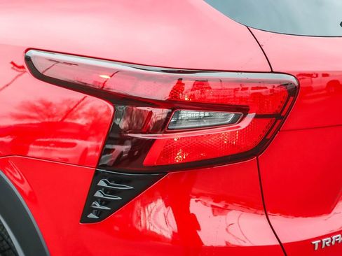 New 2026 Chevrolet Trax LT w/ Sunroof Package image 8