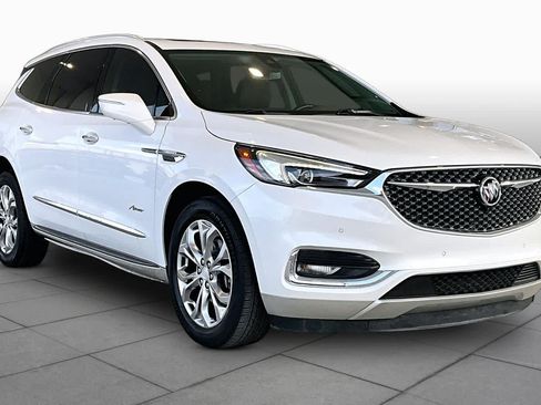 Used 2019 Buick Enclave Avenir w/ Avenir Technology Package AWD/4WD image 2