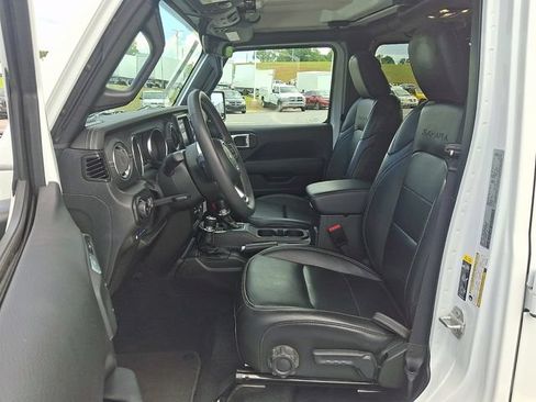 Used 2023 Jeep Wrangler Unlimited Sahara w/ Cold Weather Group AWD/4WD image 13