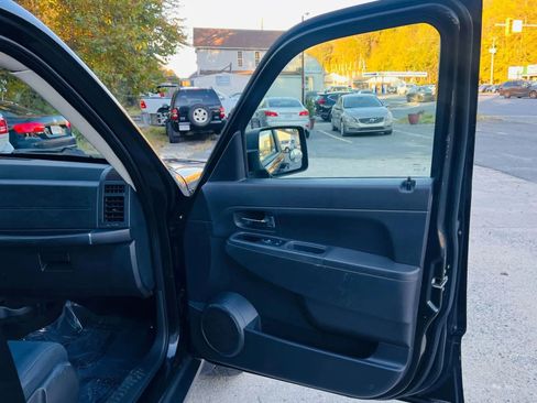 Used 2009 Jeep Liberty Sport w/ Popular Equipment Group image 13