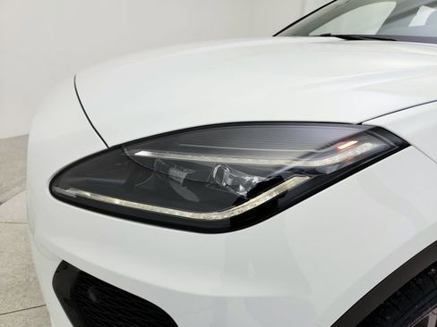 New 2024 Jaguar E-PACE R-Dynamic SE image 31