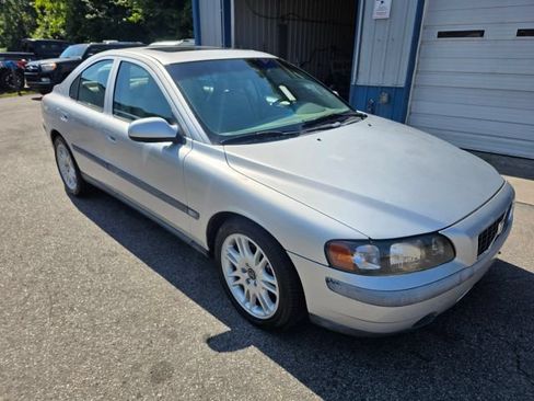 Used 2002 Volvo S60 2.4T FWD image 3