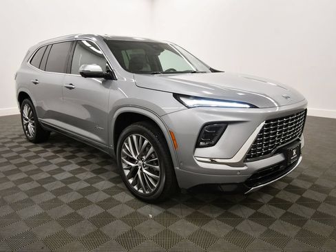 Used 2025 Buick Enclave Avenir w/ Super Cruise Package AWD/4WD image 10