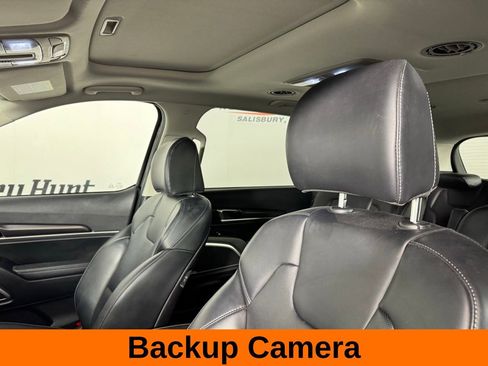 Used 2025 Kia Telluride S FWD image 11