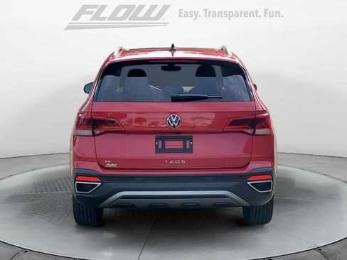 Certified 2023 Volkswagen Taos SE w/ Panoramic Sunroof Package image 7