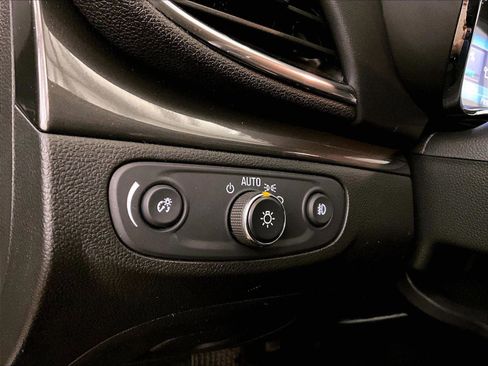 Used 2019 Buick Encore Sport Touring AWD/4WD image 30
