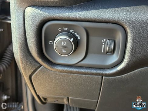 Used 2024 RAM 2500 Big Horn w/ Night Edition AWD/4WD image 15