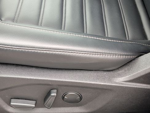 Used 2024 Ford Edge SEL w/ Convenience Package image 11