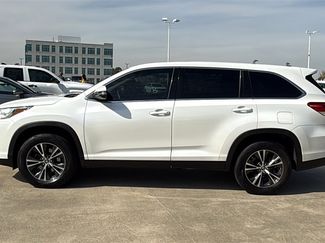 Used 2019 Toyota Highlander Plus video 2