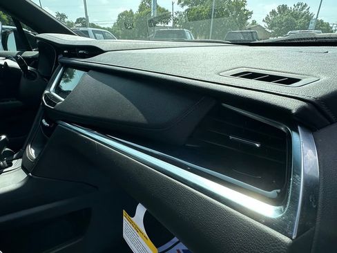 Used 2024 Cadillac XT6 Luxury FWD image 11
