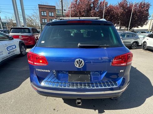 Used 2017 Volkswagen Touareg V6 image 6